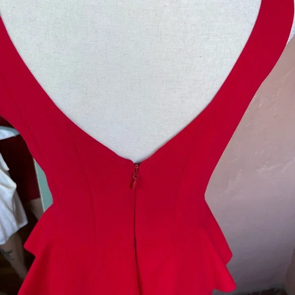 💃🏻BCBG RED CARPET GOWN ❤️🌹 - Picture 10 of 11